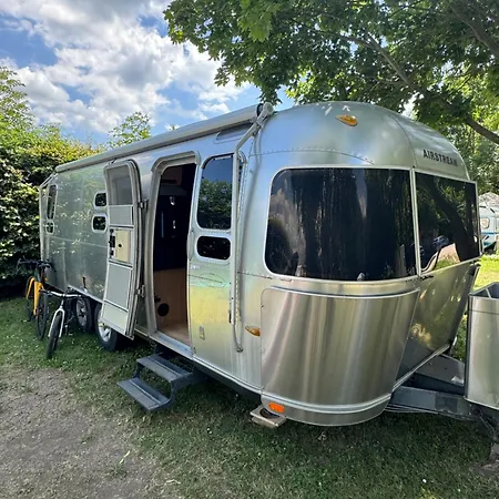 Airstream مكان تخييم Velká Jesenice